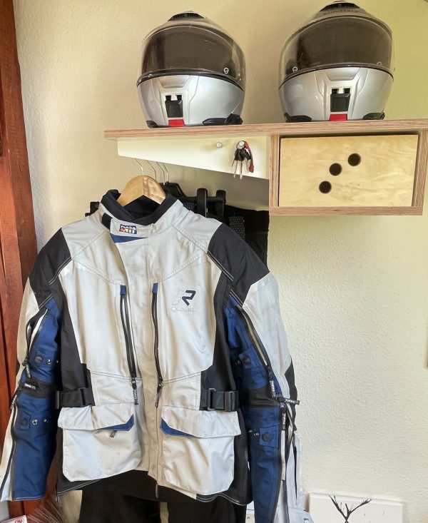 Biker-Garderobe – Bild 2