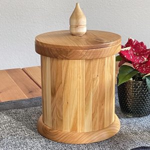 Runddose Cloe aus Kirschholzstäbchen